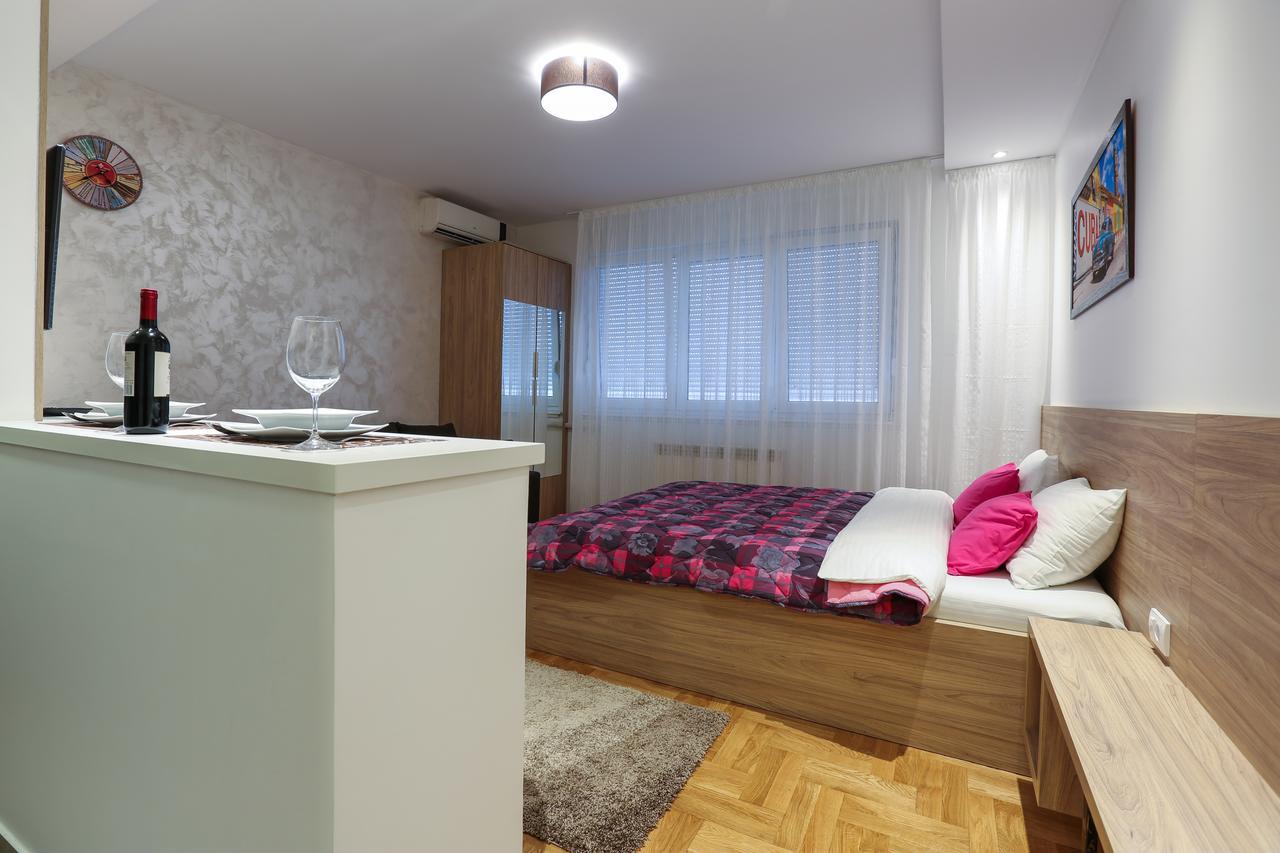 Apartment Promenada 30 Novi Sad Exterior foto